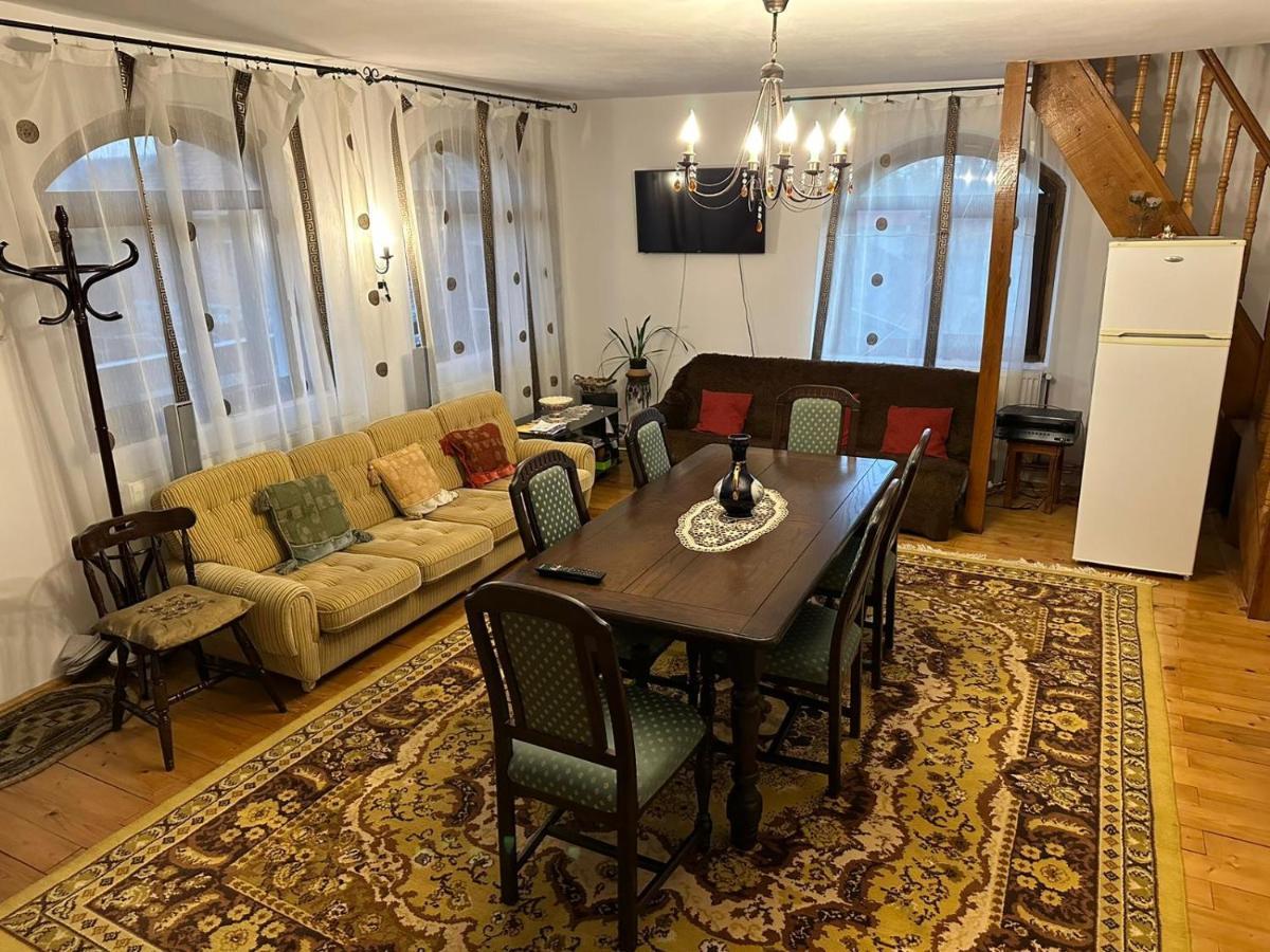 Casa De Vacanta Mirela Novaci-Straini Bagian luar foto