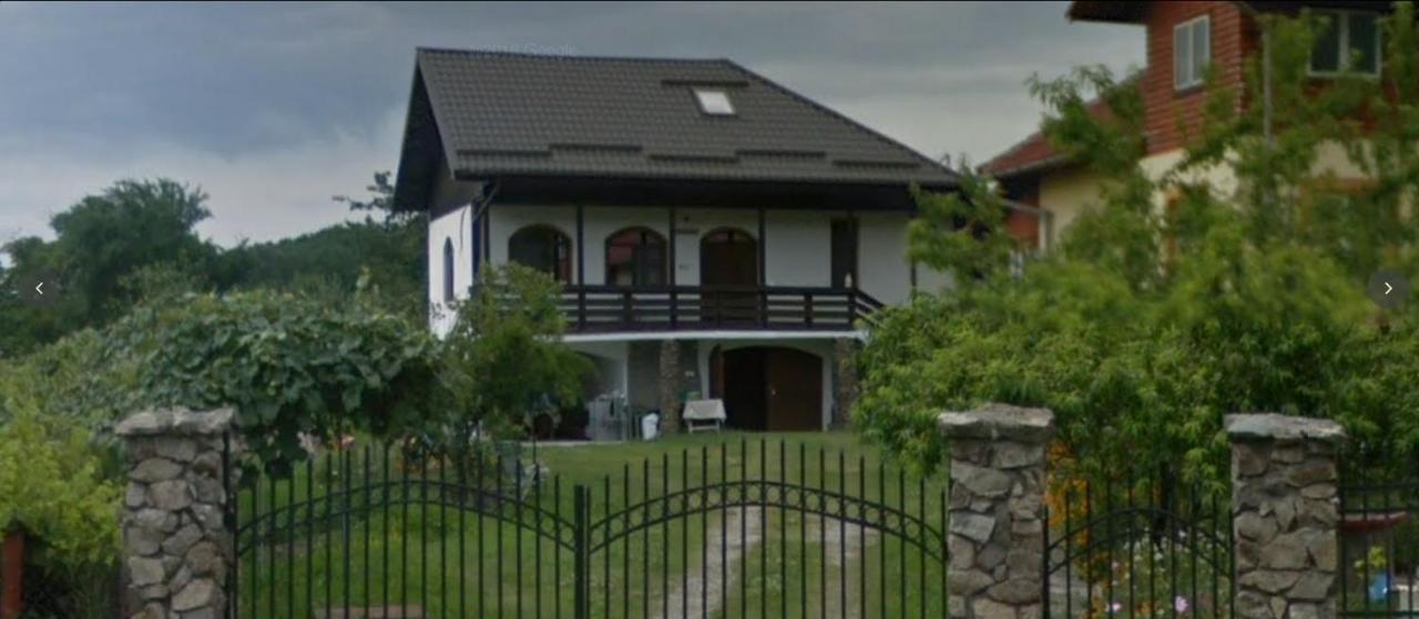 Casa De Vacanta Mirela Novaci-Straini Bagian luar foto